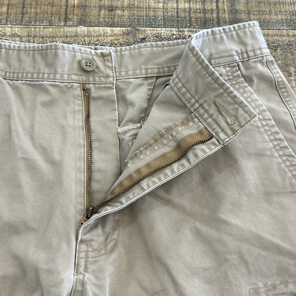 Vintage GAP Standard Cargo Shorts Mens Size 34 Khaki Pockets Y2K - Picture 9 of 16